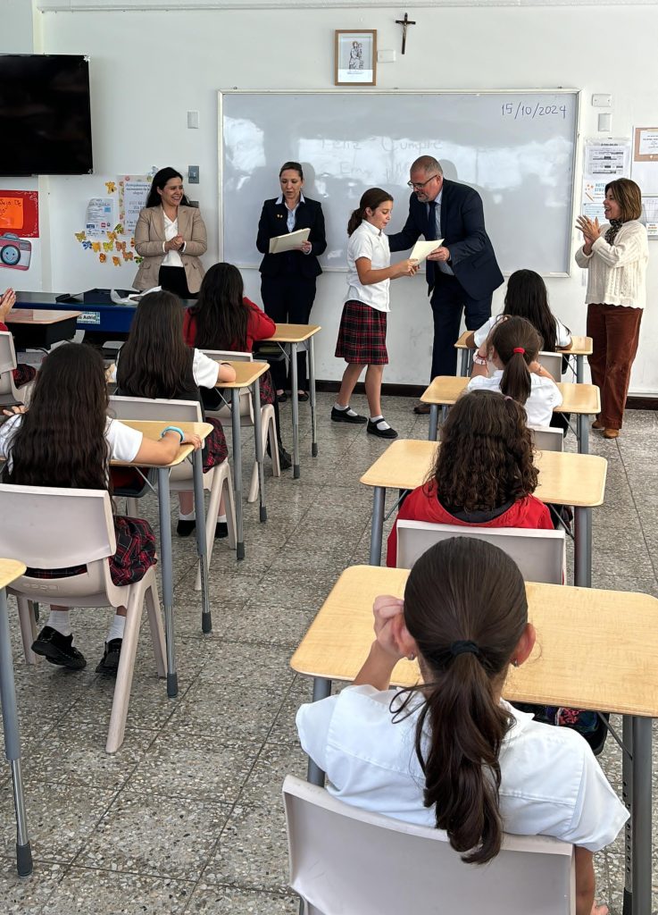 Alumnas de Entrevalles dominan un segundo idioma