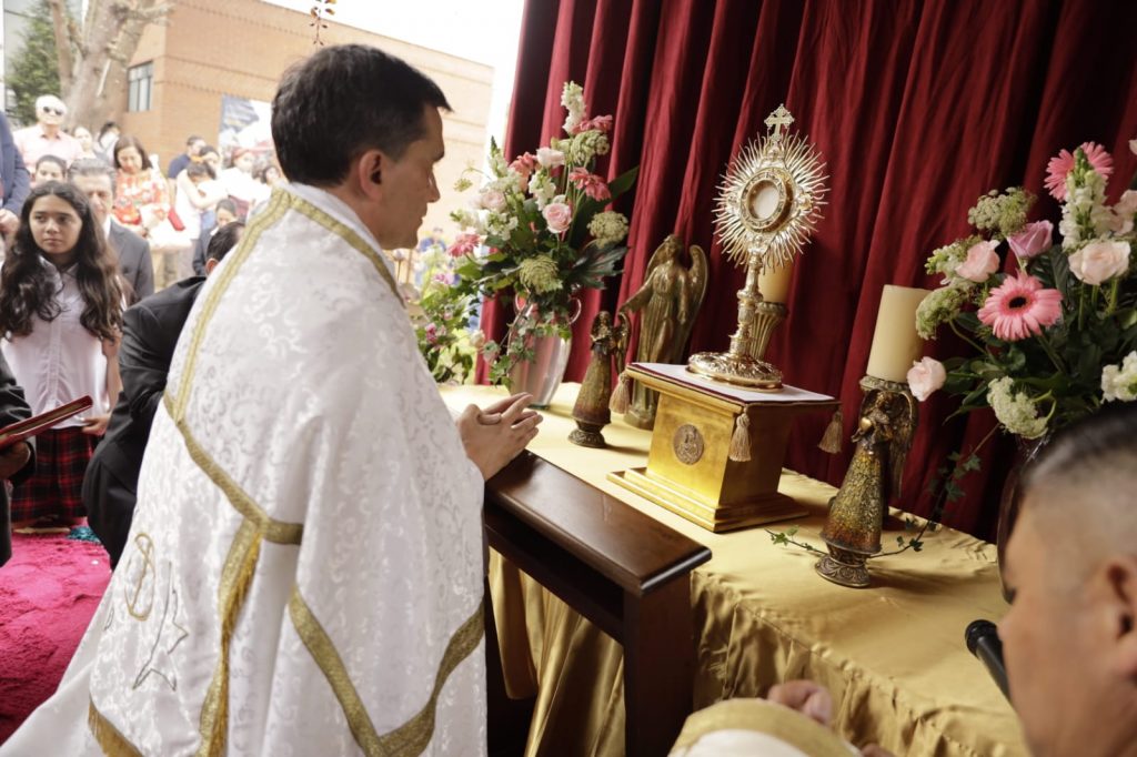 Celebración del Corpus Christi en APDE Entrevalles